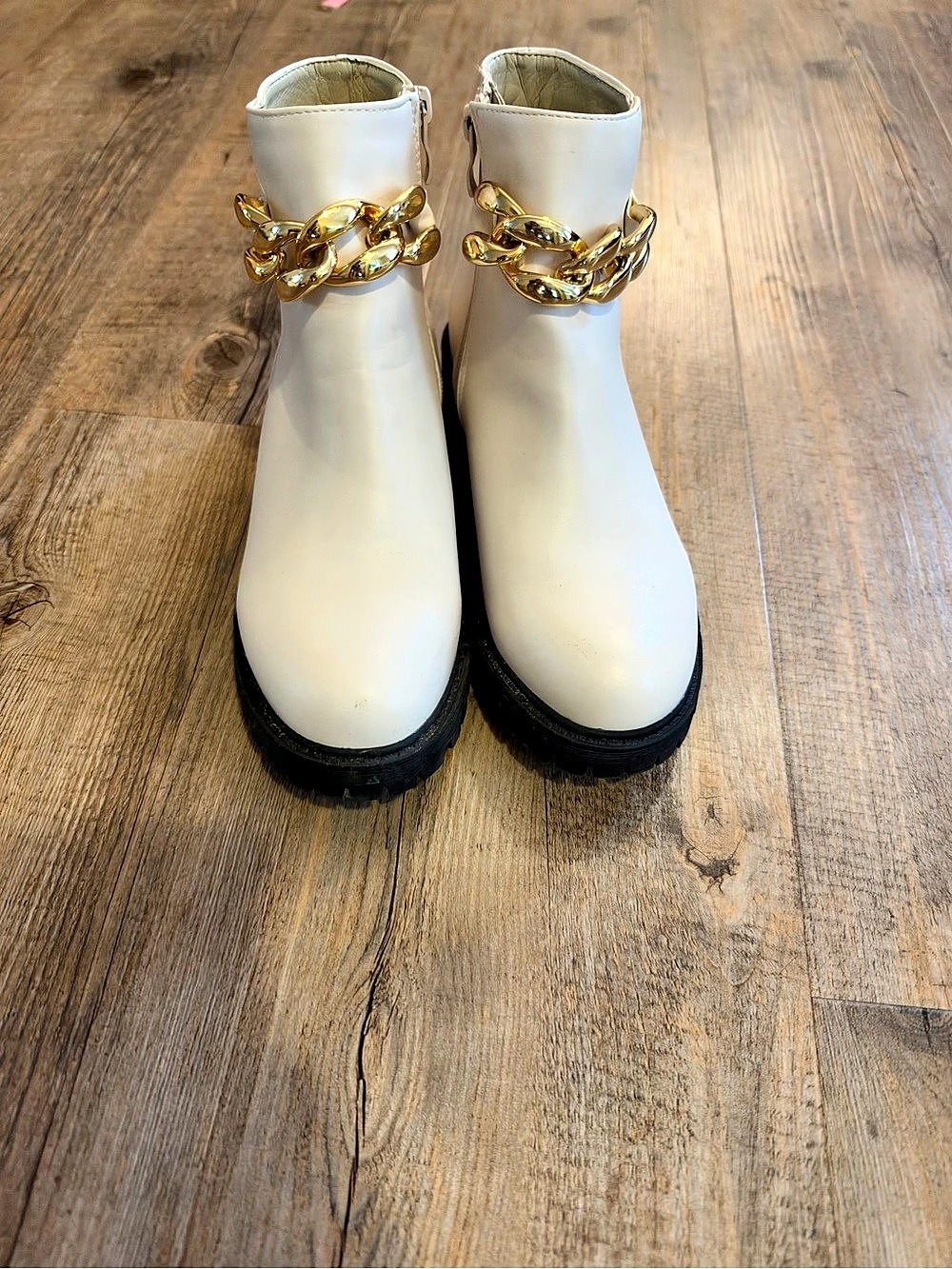 Nicole Miller White Chain Ankle Boots size 6